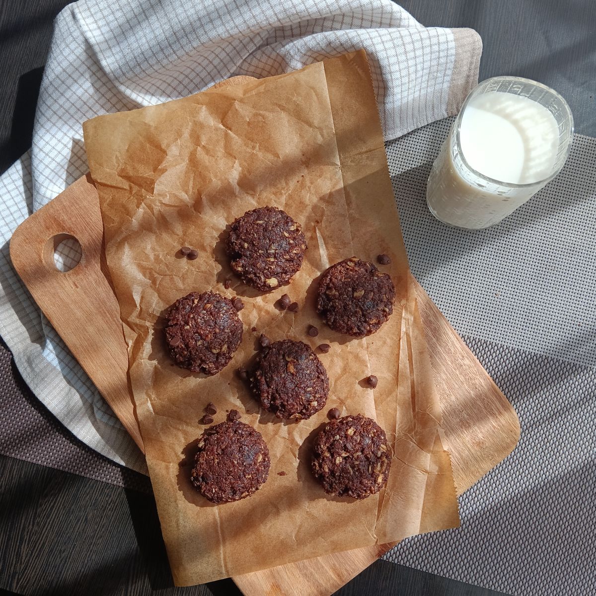 Chocolate protein cookies