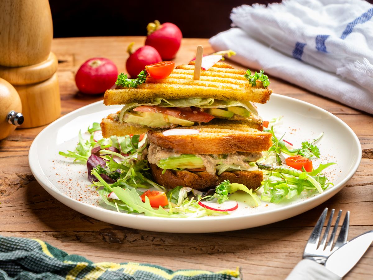 Tuna- avocado sandwich