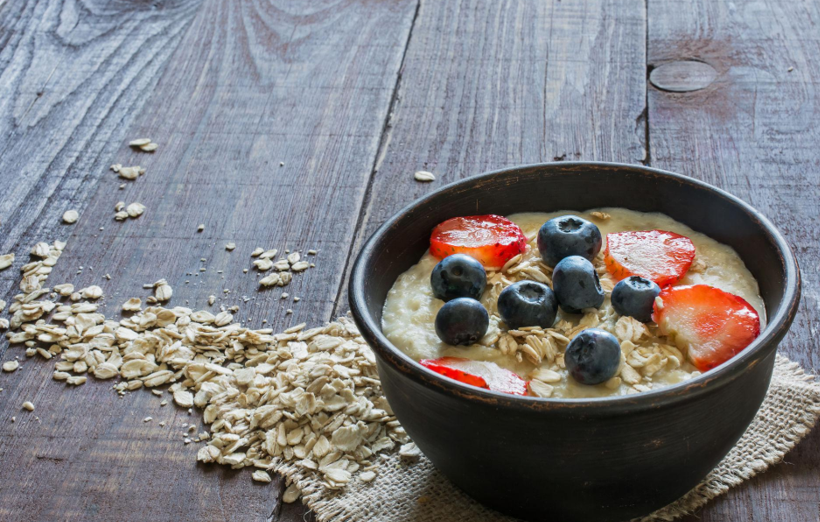 Η βρώμη: Το πρωινό που σε κρατά χορτάτο 🥣